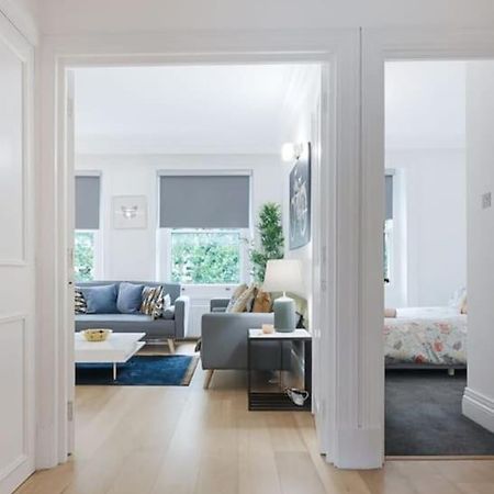 Knightsbridge Two Bed Apartment Londra Esterno foto