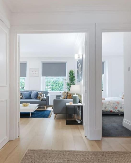 Knightsbridge Two Bed Apartment Londra Esterno foto